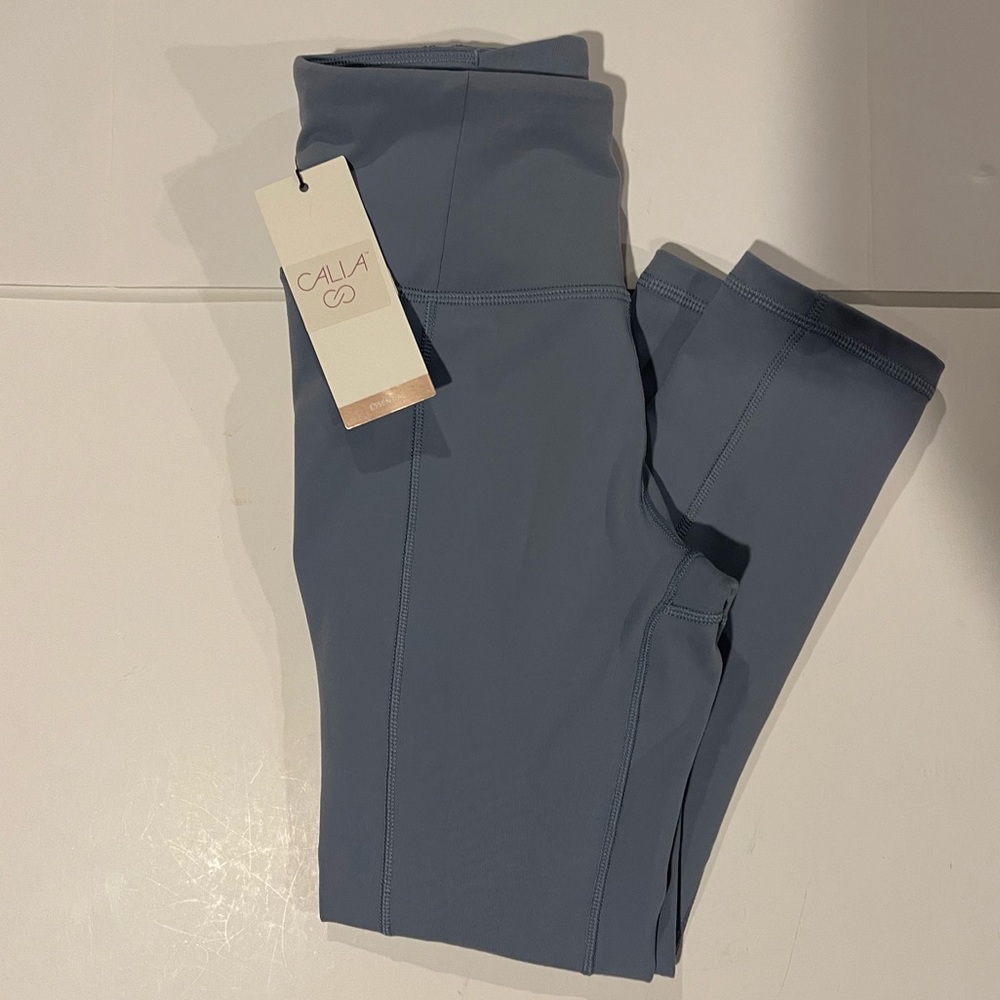 New Women’s Calia Essential High Rise Capri Leggings, Color Grey Pearl